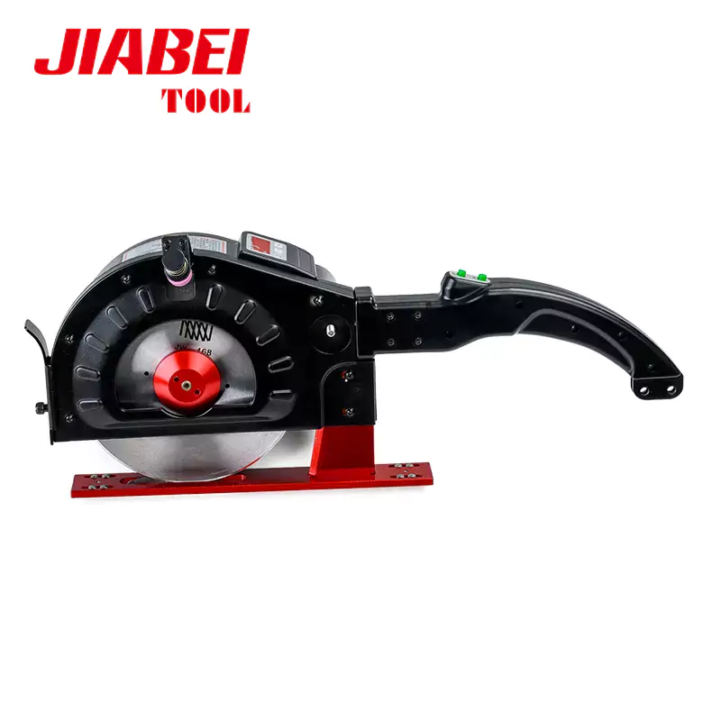 Wie verbessert eine Maschine zum Schneiden dicker Materialien die Effizienz bei Hochleistungsschneidanwendungen?